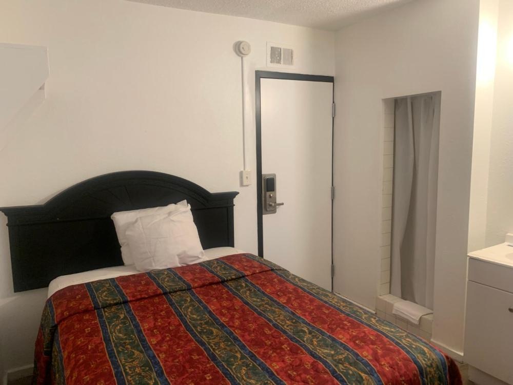 Encore Inn