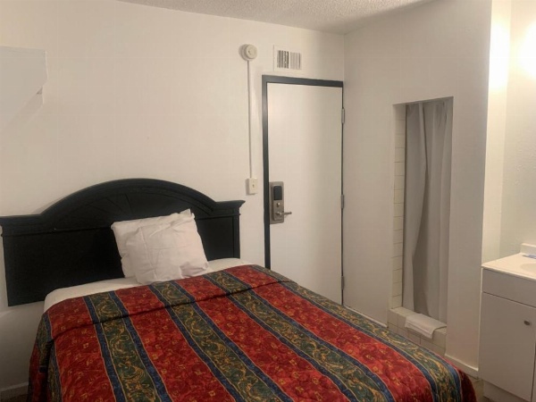 Encore Inn image 10