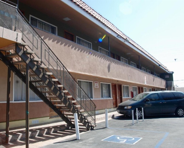 Encore Inn image 13